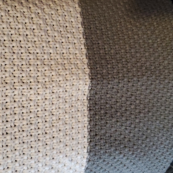 Sweater - Picture 4 of 9